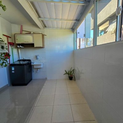 Casa Residencial com 92m², 2 quartos, 2 garagens, no bairro Serraria em São José