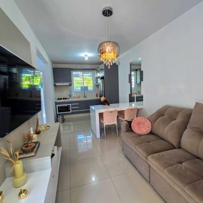 Casa Residencial com 92m², 2 quartos, 2 garagens, no bairro Serraria em São José