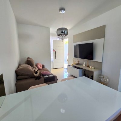 Casa Residencial com 92m², 2 quartos, 2 garagens, no bairro Serraria em São José