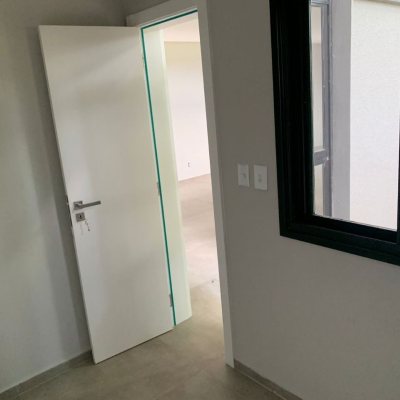 Casa Residencial com 200m², 3 quartos, 3 suítes, 4 garagens, no bairro Rio Tavares em Florianópolis