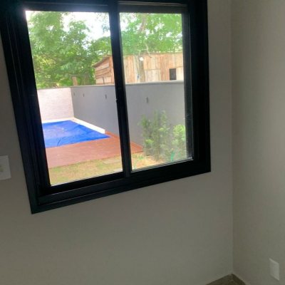 Casa Residencial com 200m², 3 quartos, 3 suítes, 4 garagens, no bairro Rio Tavares em Florianópolis