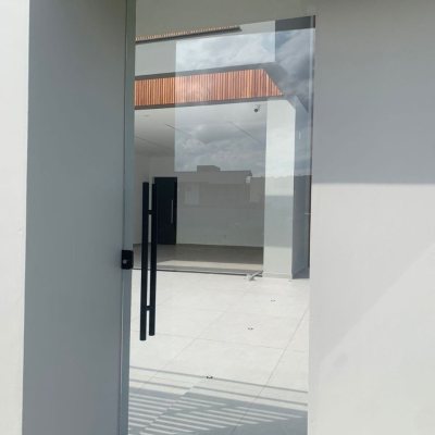 Casa Residencial com 311m², no bairro Rio Tavares em Florianópolis