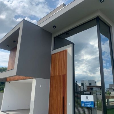 Casa Residencial com 311m², no bairro Rio Tavares em Florianópolis