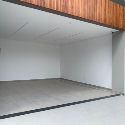 Casa Residencial com 311m², no bairro Rio Tavares em Florianópolis