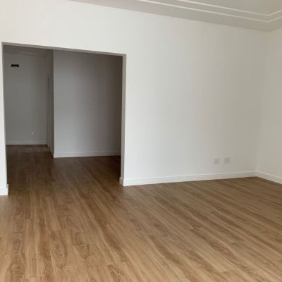 Casa Residencial com 311m², no bairro Rio Tavares em Florianópolis