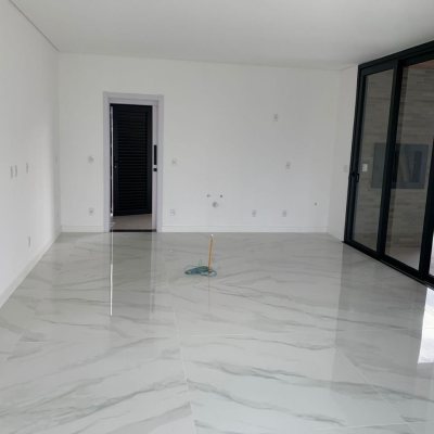 Casa Residencial com 311m², no bairro Rio Tavares em Florianópolis