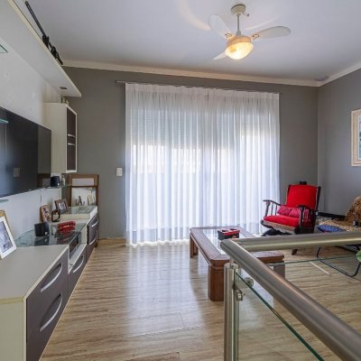 Casa Residencial com 271m², 3 quartos (sendo 3 suítes), 2 garagens, no bairro Ingleses em Florianópolis