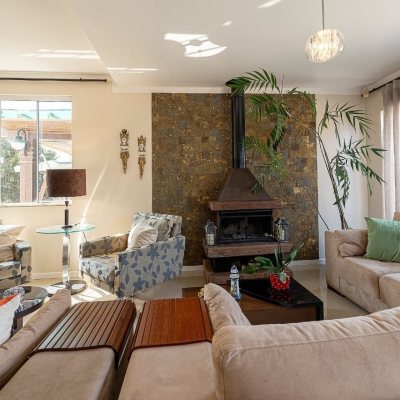 Casa Residencial com 271m², 3 quartos (sendo 3 suítes), 2 garagens, no bairro Ingleses em Florianópolis
