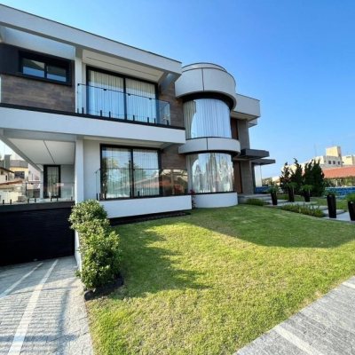Casa em Condomínio com 782m², 5 quartos, 5 suítes, 12 garagens, no bairro Ingleses do Rio Vermelho em Florianópolis