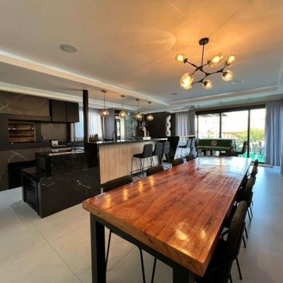 Casa em Condomínio com 782m², 5 quartos, 5 suítes, 12 garagens, no bairro Ingleses do Rio Vermelho em Florianópolis