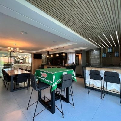 Casa em Condomínio com 782m², 5 quartos, 5 suítes, 12 garagens, no bairro Ingleses do Rio Vermelho em Florianópolis