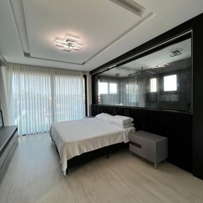 Casa em Condomínio com 782m², 5 quartos, 5 suítes, 12 garagens, no bairro Ingleses do Rio Vermelho em Florianópolis