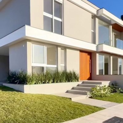Casa Residencial com 227m², 3 quartos, 3 suítes, 2 garagens, no bairro Rio Tavares em Florianópolis