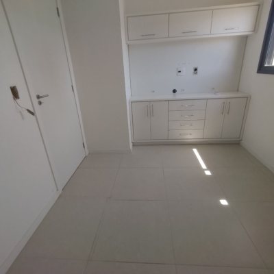 Apartamentos com 68m², 2 quartos, 1 suíte, 1 garagem, no bairro Kobrasol em São José