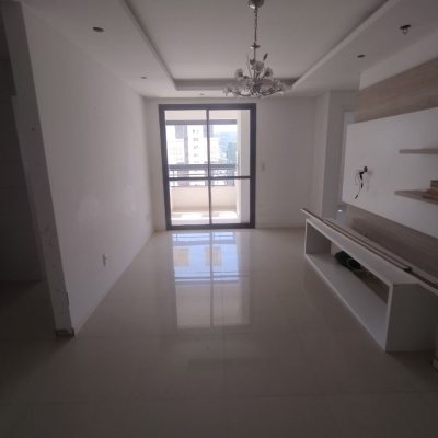Apartamentos com 68m², 2 quartos, 1 suíte, 1 garagem, no bairro Kobrasol em São José
