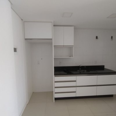 Apartamentos com 68m², 2 quartos, 1 suíte, 1 garagem, no bairro Kobrasol em São José