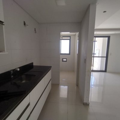 Apartamentos com 68m², 2 quartos, 1 suíte, 1 garagem, no bairro Kobrasol em São José