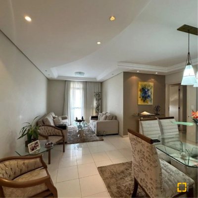 Apartamentos com 116m², 3 quartos, 1 suíte, 1 garagem, no bairro Estreito em Florianópolis