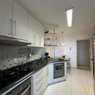 Apartamentos com 116m², 3 quartos, 1 suíte, 1 garagem, no bairro Estreito em Florianópolis