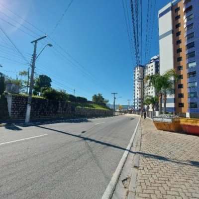 Apartamentos com 116m², 3 quartos, 1 suíte, 1 garagem, no bairro Estreito em Florianópolis