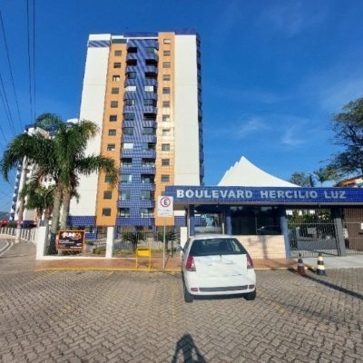 Apartamentos com 116m², 3 quartos, 1 suíte, 1 garagem, no bairro Estreito em Florianópolis