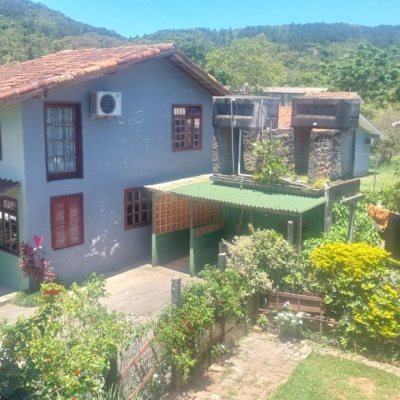 Casa Residencial com 530m², 5 quartos, 8 garagens, no bairro Lagoa Da Conceição em Florianópolis