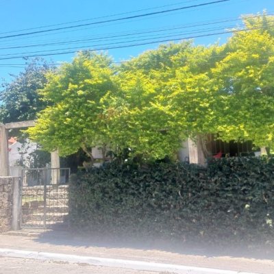 Casa Residencial com 530m², 5 quartos, 8 garagens, no bairro Lagoa Da Conceição em Florianópolis