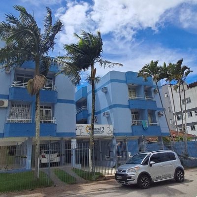 Predio com 1539m², 21 garagens, no bairro Canasvieiras em Florianópolis