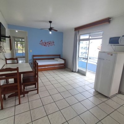 Predio com 1539m², 21 garagens, no bairro Canasvieiras em Florianópolis