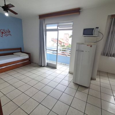 Predio com 1539m², 21 garagens, no bairro Canasvieiras em Florianópolis