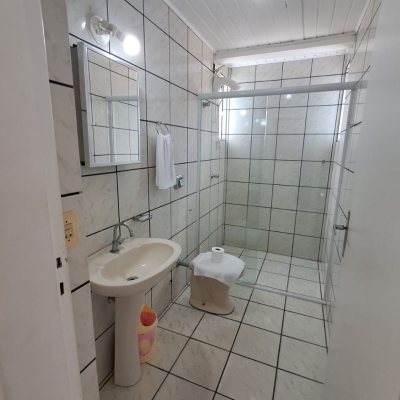 Predio com 1539m², 21 garagens, no bairro Canasvieiras em Florianópolis