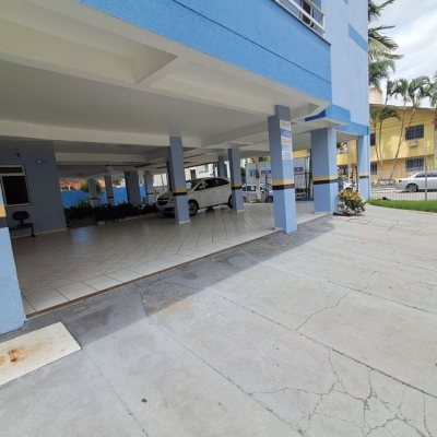 Predio com 1539m², 21 garagens, no bairro Canasvieiras em Florianópolis