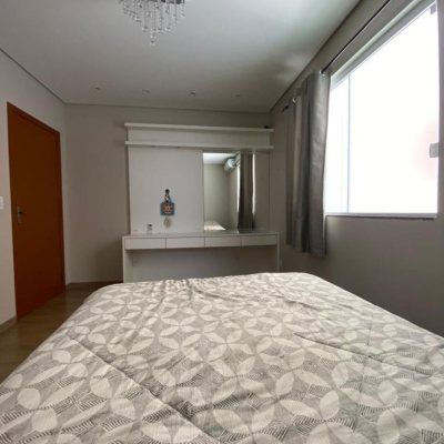 Casa Residencial com 360m², 4 quartos, 3 suítes, 2 garagens, no bairro Ingleses do Rio Vermelho em Florianópolis