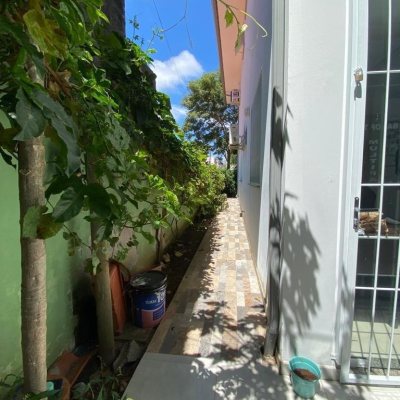 Casa Residencial com 360m², 4 quartos, 3 suítes, 2 garagens, no bairro Ingleses do Rio Vermelho em Florianópolis