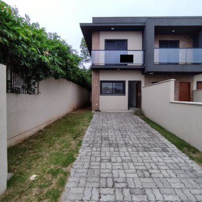 Casa Residencial com 88m², 2 quartos, 2 suítes, 2 garagens, no bairro São João Do Rio Vermelho em Florianópolis