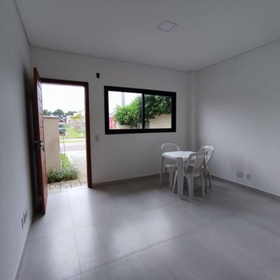Casa Residencial com 88m², 2 quartos, 2 suítes, 2 garagens, no bairro São João Do Rio Vermelho em Florianópolis