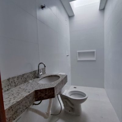 Casa Residencial com 89m², 2 quartos, 2 suítes, 2 garagens, no bairro São João Do Rio Vermelho em Florianópolis