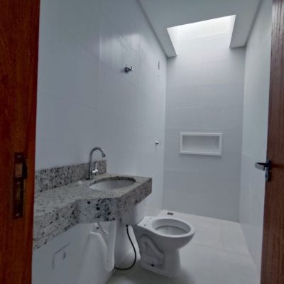 Casa Residencial com 89m², 2 quartos, 2 suítes, 2 garagens, no bairro São João Do Rio Vermelho em Florianópolis