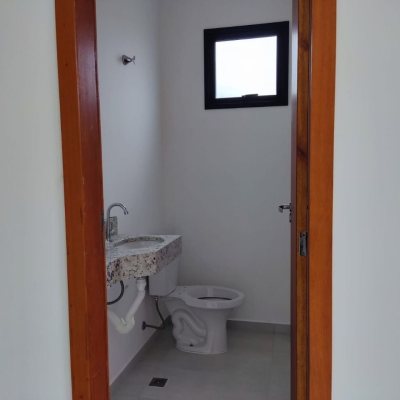 Casa Residencial com 85m², 2 quartos, 2 suítes, 2 garagens, no bairro São João Do Rio Vermelho em Florianópolis