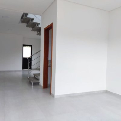 Casa Residencial com 85m², 2 quartos, 2 suítes, 2 garagens, no bairro São João Do Rio Vermelho em Florianópolis