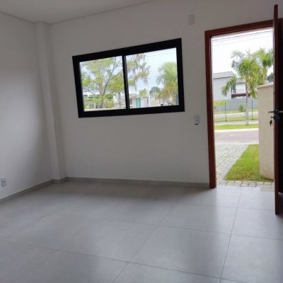 Casa Residencial com 85m², 2 quartos, 2 suítes, 2 garagens, no bairro São João Do Rio Vermelho em Florianópolis