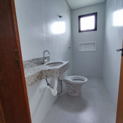 Casa Residencial com 85m², 2 quartos, 2 suítes, 2 garagens, no bairro São João Do Rio Vermelho em Florianópolis