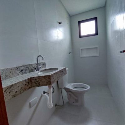 Casa Residencial com 85m², 2 quartos, 2 suítes, 2 garagens, no bairro São João Do Rio Vermelho em Florianópolis