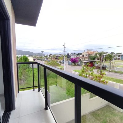 Casa Residencial com 85m², 2 quartos, 2 suítes, 2 garagens, no bairro São João Do Rio Vermelho em Florianópolis