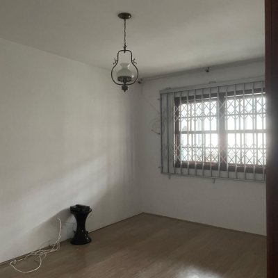 Casa Residencial com 219m², 2 quartos, 1 garagem, no bairro Capoeiras em Florianópolis