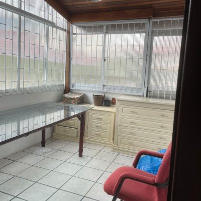 Casa Residencial com 219m², 2 quartos, 1 garagem, no bairro Capoeiras em Florianópolis