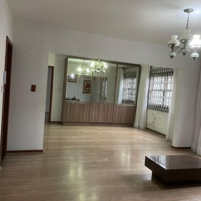 Casa Residencial com 219m², 2 quartos, 1 garagem, no bairro Capoeiras em Florianópolis