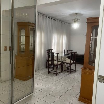 Casa Residencial com 219m², 2 quartos, 1 garagem, no bairro Capoeiras em Florianópolis