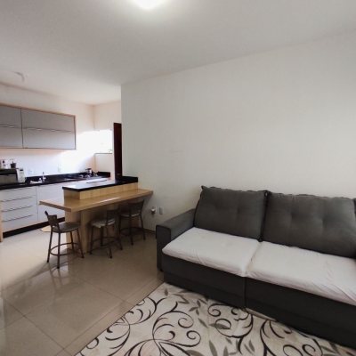 Casa Residencial com 74m², 3 quartos, 1 suíte, 2 garagens, no bairro Forquilhas em São José