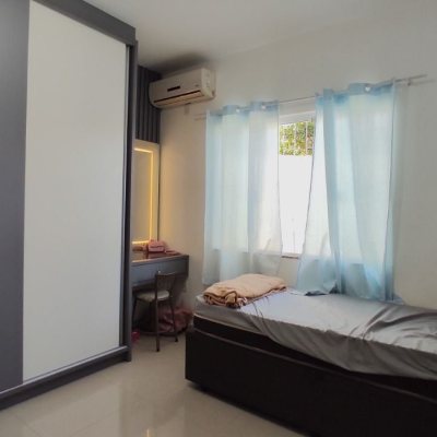 Casa Residencial com 74m², 3 quartos, 1 suíte, 2 garagens, no bairro Forquilhas em São José